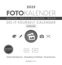 Alpha Edition - Foto-Bastelkalender weiß 2025, 16x17cm - Do it yourself Kalender mit Seiten aus hochwertigem Bastelkarton, gestaltbares Titelblatt und Ferientermine DE/AT/CH