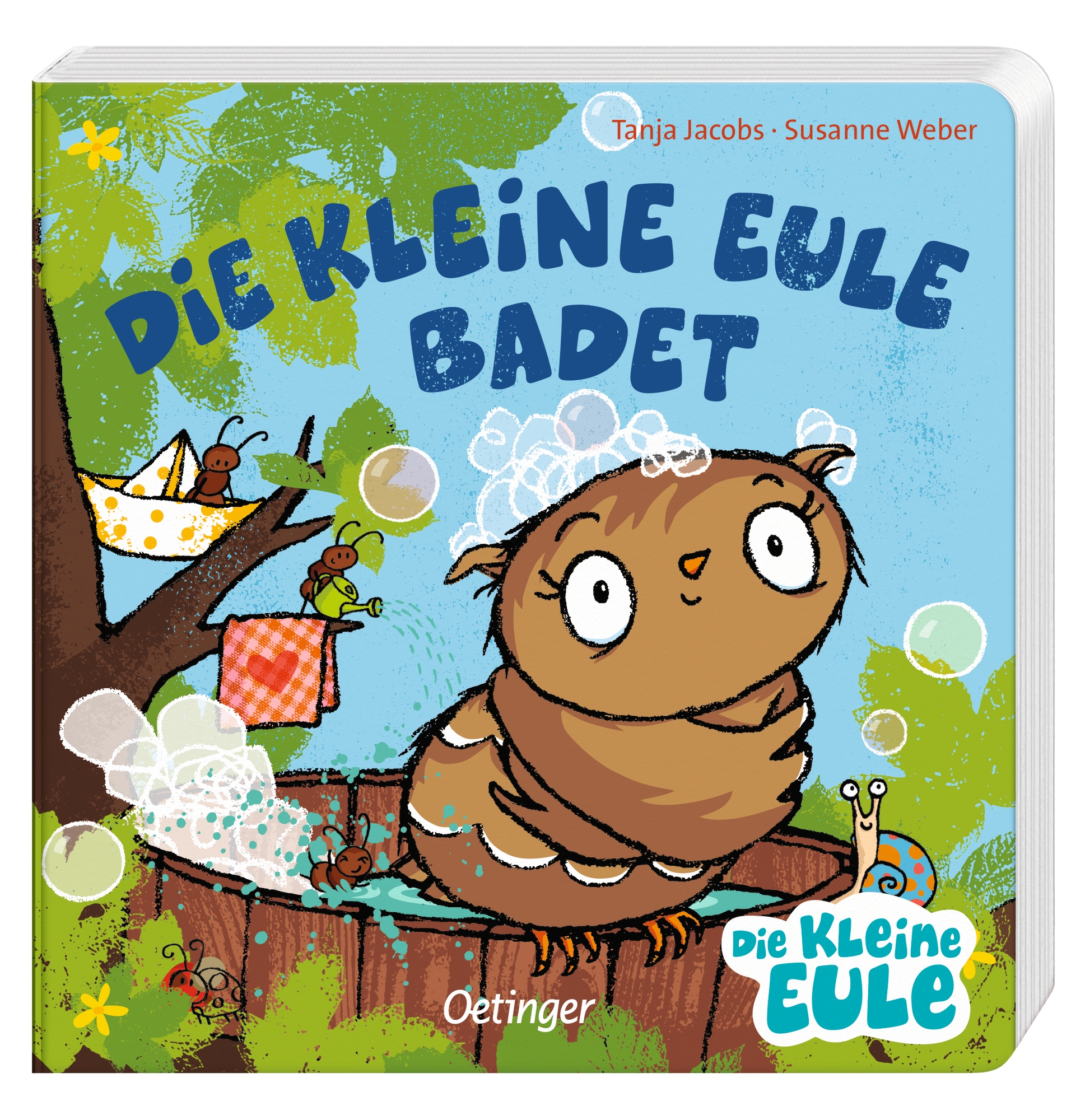 Die kleine Eule badet