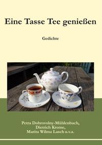 Eine Tasse Tee genießen