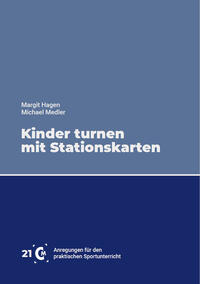 Kinder turnen mit Stationskarten